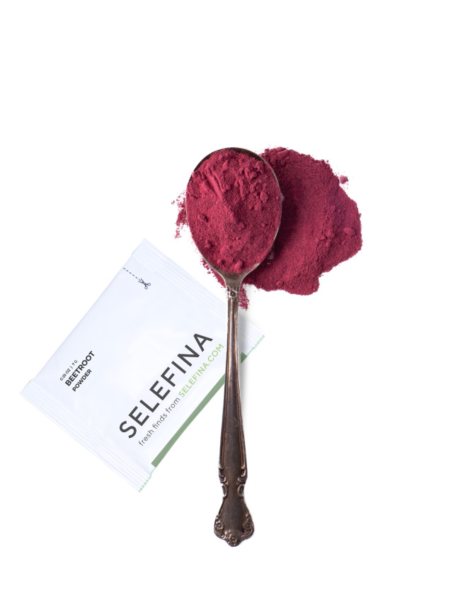 A Selefina Try-Me packet of beetroot powder beside a spoonful of it