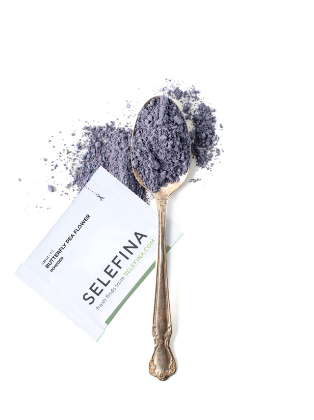 A Selefina Try-Me packet of butterfly pea flower powder beside a spoonful of it